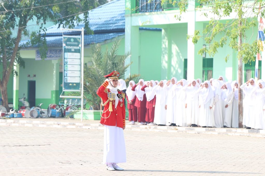 Upacara Hari Santri 2026 di Pondok Pesantren Azzikra Batulicin dengan tema Santri Menguatkan Negeri Menuju Indonesia Emas